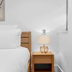 Elegant & Sunny Living With Stunning Marina Views